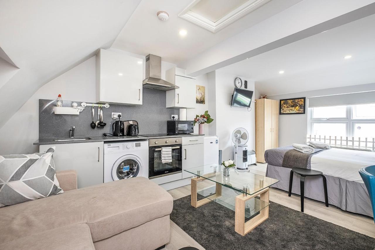 Securematics Superior Studio Apartments London Exterior photo